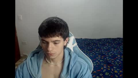 Snapshot of carapalida9008 chatting on October 27, 1:33 pm carapalida9008 online show from October 27, 1:33 pm