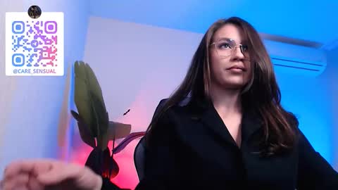 Mary online show from October 23, 3:24 pm