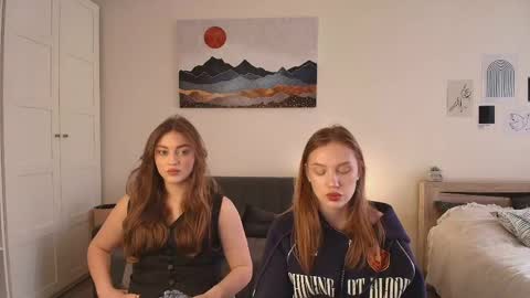 caressyourself online show from April 20, 1:25 pm