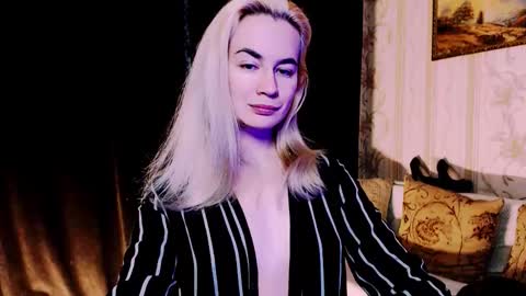 Carin online show from December 1, 8:40 pm