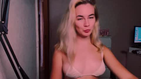 Carin online show from September 21, 8:02 pm