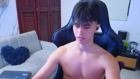 carl_dixon online show from January 15, 10:51 pm