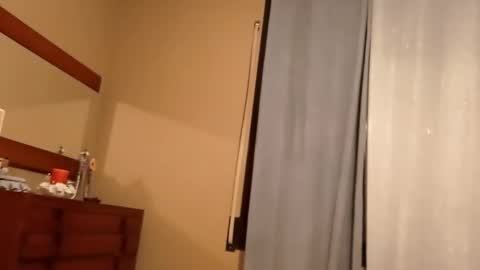 Snapshot of carlitito1 chatting on October 28, 8:26 am carlitito1 online show from October 28, 8:26 am