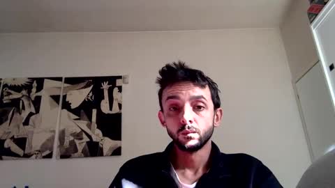 Snapshot of carlos037tm chatting on October 21, 9:25 am Carlos online show from October 21, 9:25 am