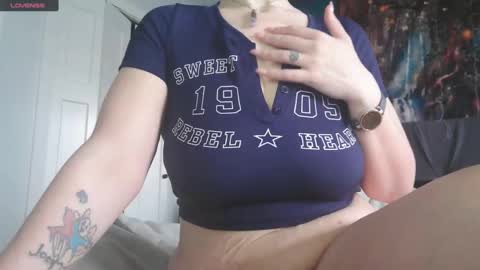 Snapshot of carlysmiles chatting on March 9, 8:10 pm Carly Smiles online show from March 9, 8:10 pm