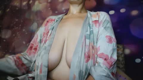 Snapshot of carlysmiles chatting on September 30, 10:37 am Carly Smiles online show from September 30, 10:37 am