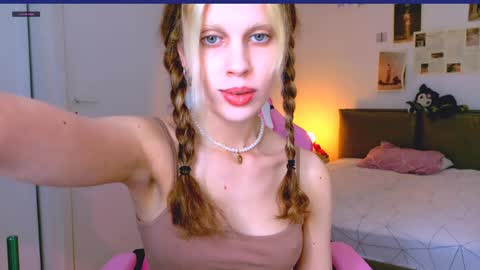 carmen__crybaby online show from June 4, 9:37 am