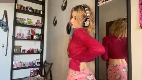 Elina online show from July 18, 7:43 am
