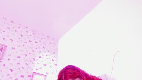 carmesi_ online show from May 30, 7:56 pm