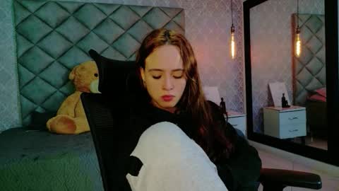 caro_adams1 online show from January 14, 10:56 am