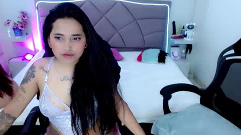 Carolaine01 online show from December 5, 2:04 pm