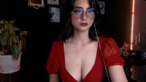 carolaird online show from December 15, 8:05 pm