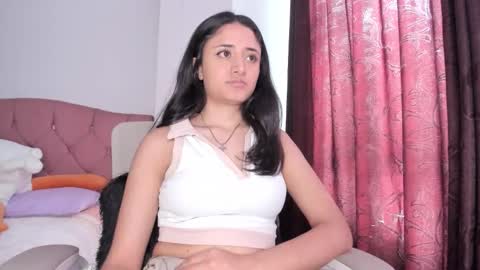 Caroline online show from December 15, 7:10 pm