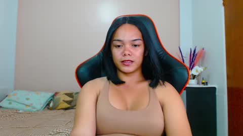caroline_east online show from March 10, 3:41 pm