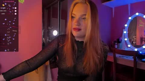 Snapshot of caroline_kiparis chatting on October 22, 10:11 pm Caro online show from October 22, 10:11 pm
