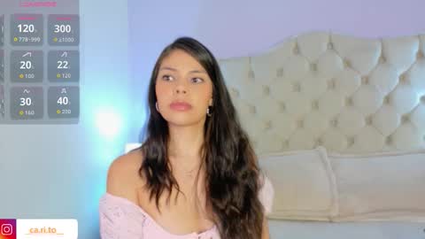 Caroline online show from February 26, 8:12 pm