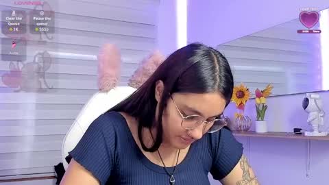 caroline_rodriguez_9 online show from May 14, 7:34 pm