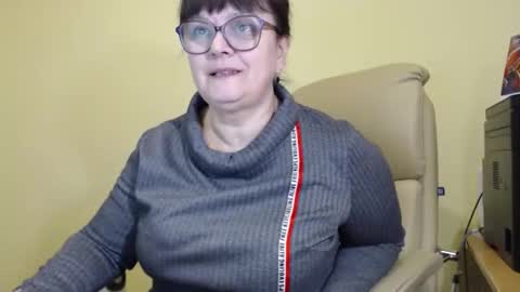 Snapshot of carolinedream_ chatting on October 22, 5:54 am CarolineDream online show from October 22, 5:54 am