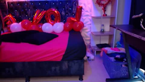 Caroline Scoth online show from February 18, 6:37 pm