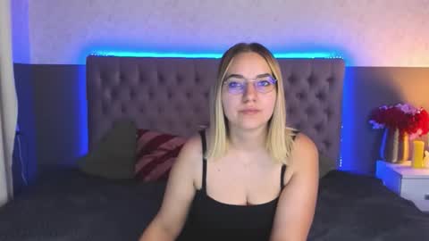 CarollFlexx online show from November 6, 9:23 am