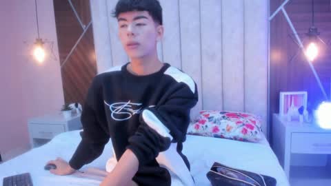 carolynfoster online show from April 8, 11:24 am