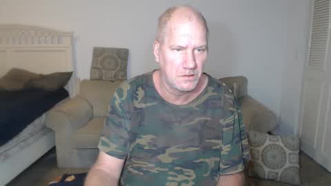 Snapshot of casinocam chatting on February 26, 11:32 am CasinoCam online show from February 26, 11:32 am