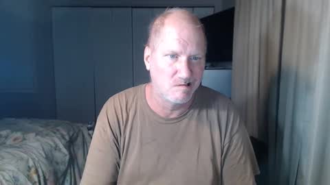 Snapshot of casinocam chatting on October 2, 4:55 am CasinoCam online show from October 2, 4:55 am