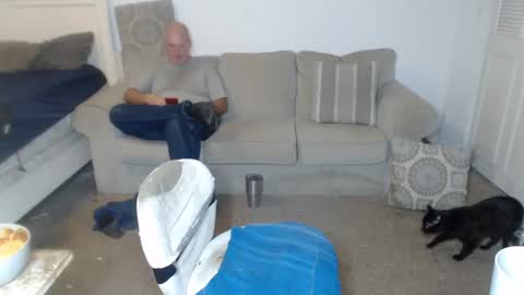 Snapshot of casinocam chatting on March 6, 6:37 pm CasinoCam online show from March 6, 6:37 pm