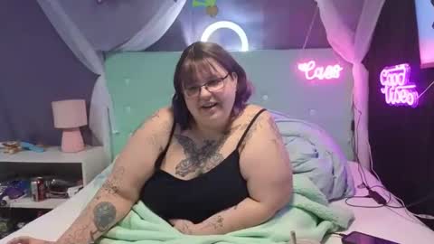 Snapshot of casserole_bbw chatting on March 5, 3:51 pm Casserole bbw online show from March 5, 3:51 pm