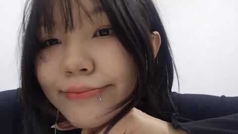 Mia online show from December 2, 6:17 pm