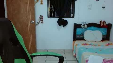 isabel online show from January 16, 8:00 am