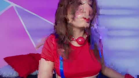 Catalina online show from April 4, 8:38 pm