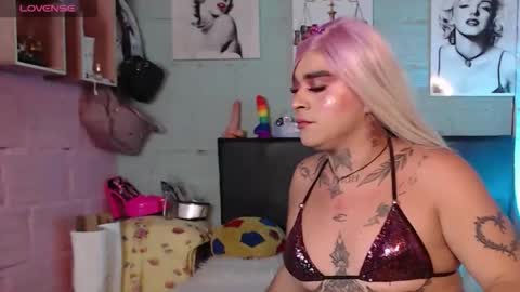 catalinaadoll online show from May 16, 3:25 am