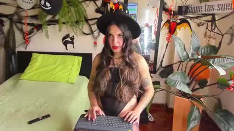 Snapshot of catalinalince chatting on October 23, 5:47 pm Cataina Lince online show from October 23, 5:47 pm