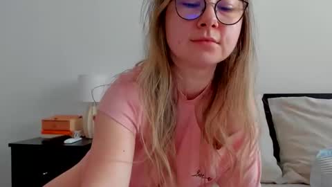 Kat online show from January 14, 9:28 am