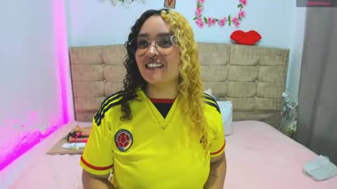 catherine_and_tara online show from June 24, 2:07 am