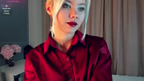 Mia online show from March 3, 11:06 am