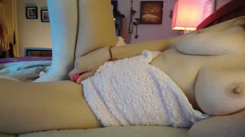 some call me djcatnips some call me CC but i love it when you call me miss catnips  online show from October 25, 6:19 pm