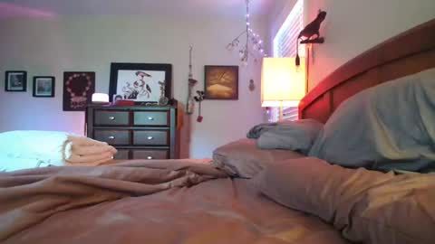 some call me djcatnips some call me CC but i love it when you call me miss catnips  online show from July 28, 7:39 pm