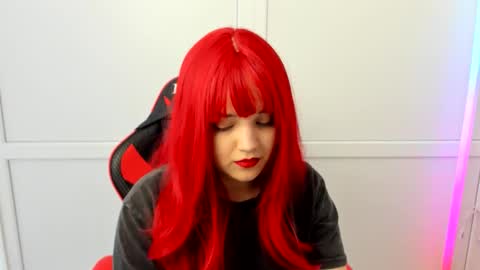 Catrine online show from April 4, 7:04 am