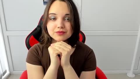 Catrine online show from April 18, 7:32 am