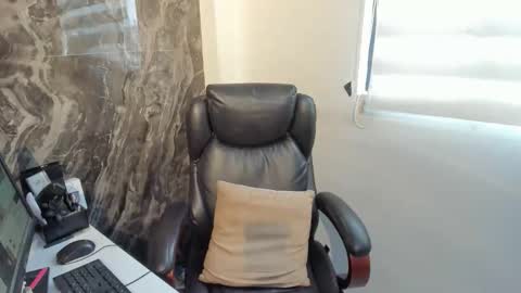 CATT EVANS online show from December 18, 8:59 pm