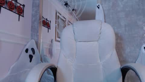 Snapshot of cattleya_jensen chatting on October 11, 2:32 pm Cattleya online show from October 11, 2:32 pm