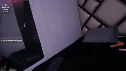 caty online show from December 16, 4:41 am