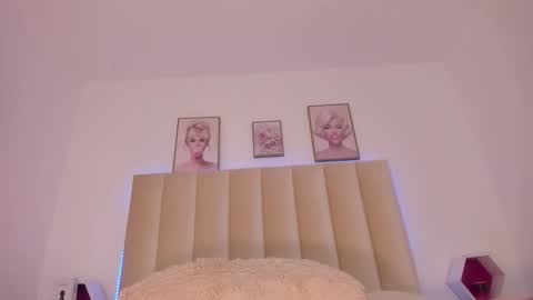 catvalentinee_ online show from October 31, 8:48 am