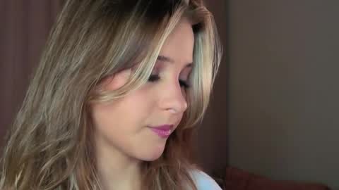 Lina  online show from April 9, 7:19 pm