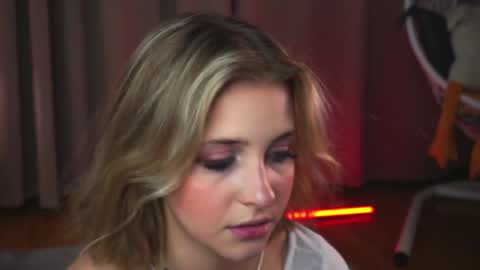 Lina  online show from May 31, 8:10 pm