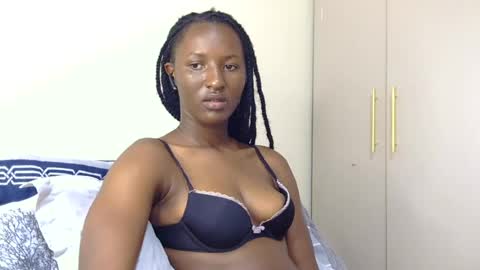 cee_queen online show from July 17, 5:26 pm