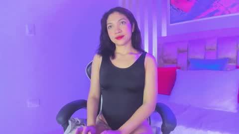 celeste_collinss_ online show from October 22, 12:18 pm