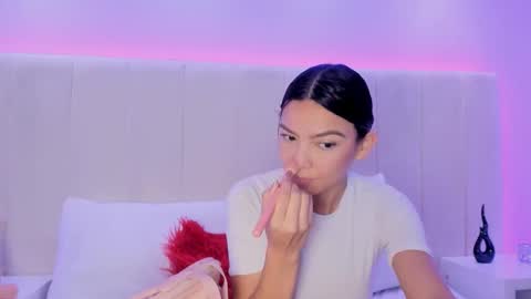 celestebellmont online show from December 4, 2:49 pm